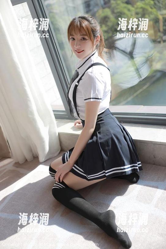 模范学院 - 图片里的奈美nana，白衬衫竟然这么有趣
