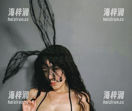 谁说礼服仅仅是给婚礼的？樱晚gigi的福利图片证明它也能大放异彩！