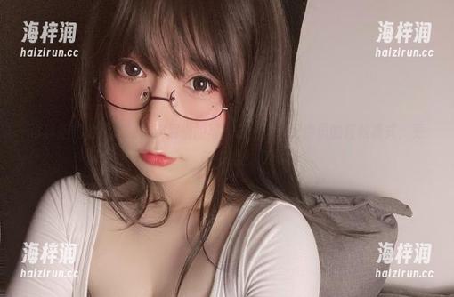 可以拒绝的严肃吗？次屁啦的写真集开启风纪委员的轻松模式，更新来袭！