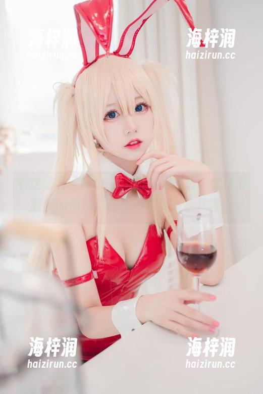 看这猫君君MaoJun的私房图集，女孩那暗藏的情感，让人不禁要多看几眼。