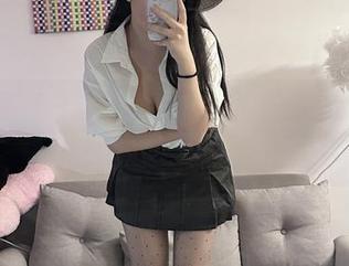 微密圈 – 一图四季，玫桃泡芙的美腿写真壁纸总是那么吸睛