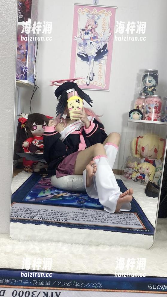 白栎Shirly 白栎Shirly的圣诞,在线上掀起的肆意波澜,作品绝不简单
