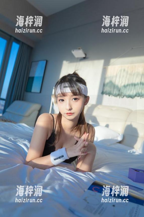 又被神楽坂真冬的美足圈粉了，写真集里原图值得一赞！