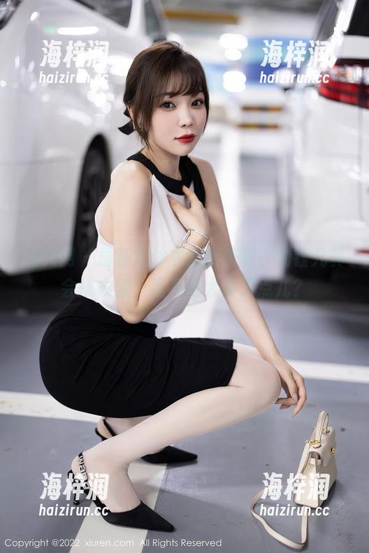 秀人网 - 最新连体衣套图来啦，刘钰儿真会挑衣服，是不是太会了点儿？