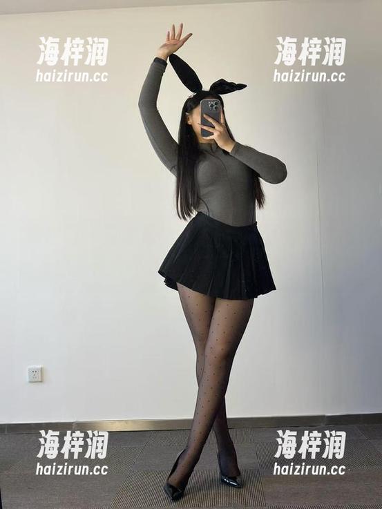 微密圈 - 这才是美邵女Baby的黑丝定制写真，果真不愧为优雅中的大胆挑衅。