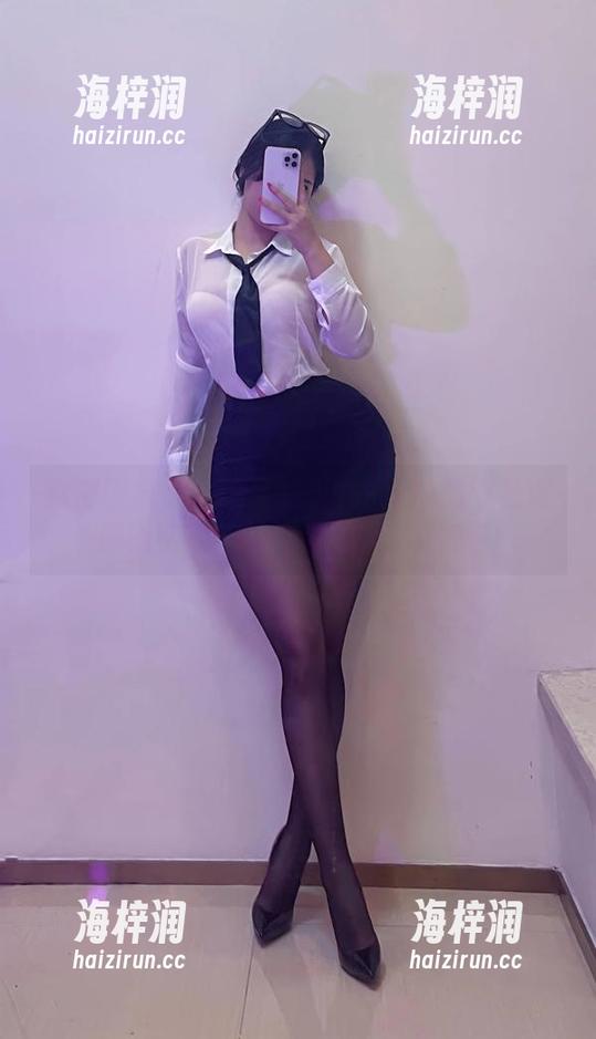 微密圈 - 福利来了！艾拉·isla的双马尾原图比我的周末还要让人期待！