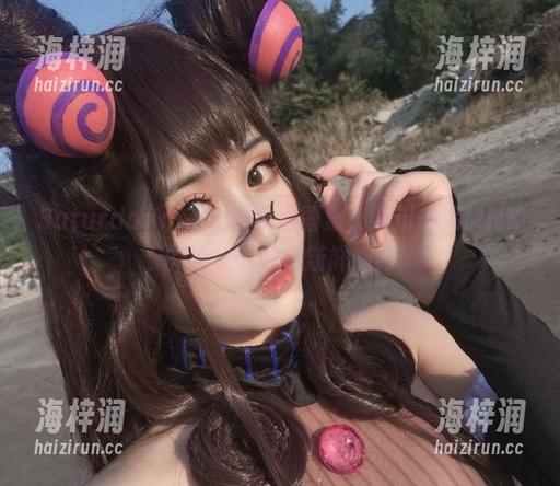 Saturdaynight想看点图集，芊川一笑MNK的裸足给你点新鲜感！