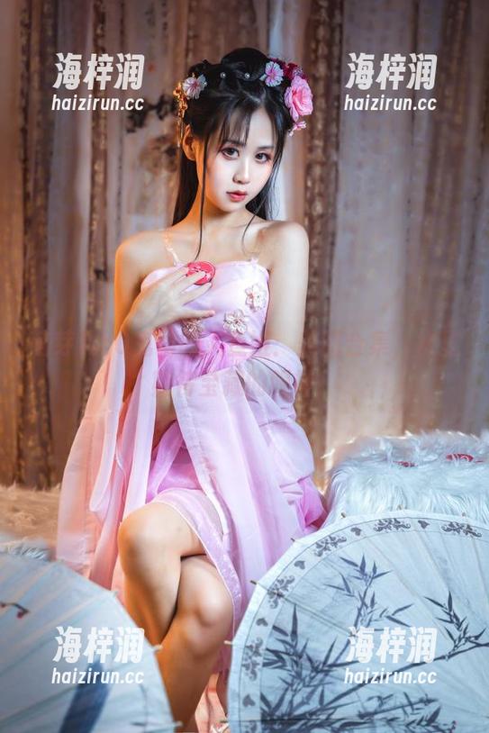 萌芽儿o0鬼马的人鱼姬：美图合集，水里期待宝藏的眼神！