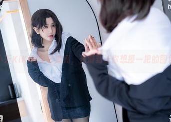 蓝小沂KiKi的全套油亮，光滑到让你想摸一把的图包！