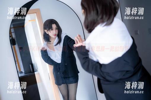 蓝小沂KiKi的全套油亮，光滑到让你想摸一把的图包！