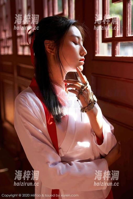 蜜桃社-Rola 蜜桃社 - 在线!Rola的厨娘原图,比我做菜时选择的预制餐显得专业多了