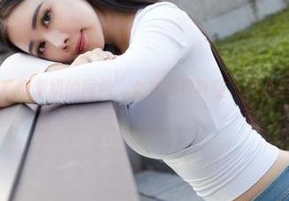 蜜桃社 – 翻看伊素妍的图包，女神不是真空，我心里别提多邪门。
