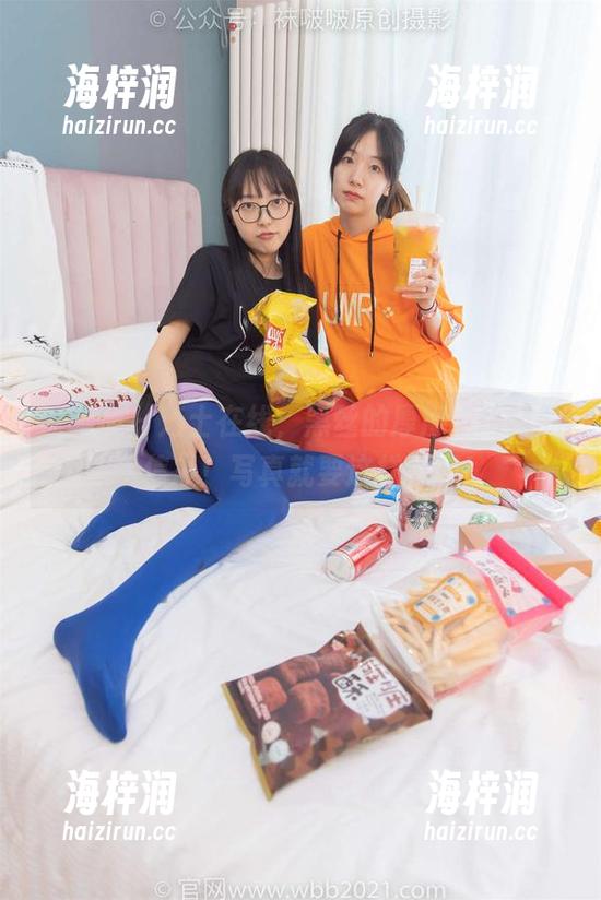 袜啵啵 - 芝士在线，黑丝的厚度堪比我的自信心！写真就要这样大胆！