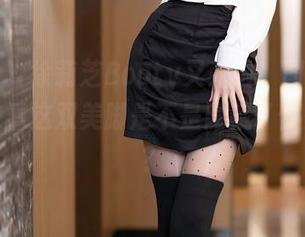 语画界 – 徐莉芝Booty又来啦！图集更新，快来看这双美脚是不是隐藏了什么特技？
