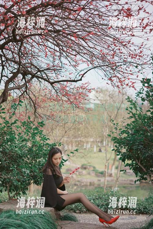 微密圈 - “辣妈女神”教你如何用白色写真让壁纸变得不平凡！