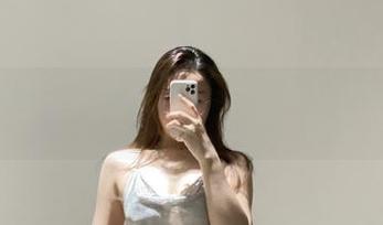 微密圈 – 这吊带可不仅仅是吊着，铁锤姐姐高清合集看得我不敢呼吸。