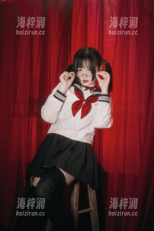 阿半今天很开心的居家写真：抓拍一只躺着的沙发与动人的无聊