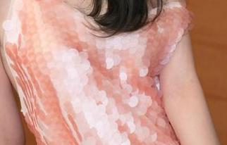 青豆客 – 那一件蕾丝，子纯儿Annie的私拍又一次挑战了我的想象力。