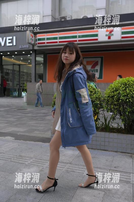 魔镜街拍：今天的紧身运动装美女，只为跳脱在你眼前，美图合集备齐！